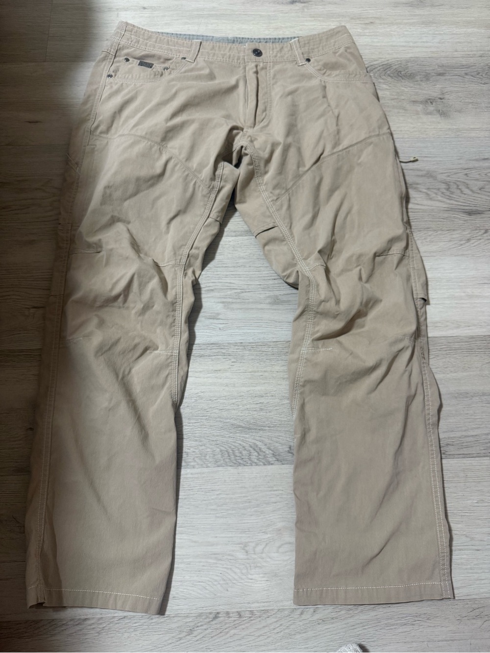 Kuhl Men's Hiking Mens Size 34 x 30 Tan Beige Cargo Outdoors Pants RN 108846
